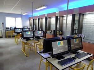 Higher School of Opticianry of the West - ESOO