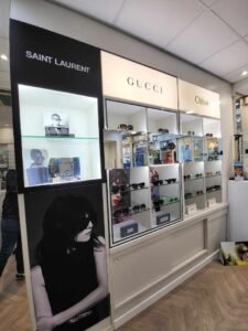 Point Conseil Vision Opticien paris 9eme lunettes de soleil contact lenses Sunglasses Prada Celine GUCCI Chopard Chloe