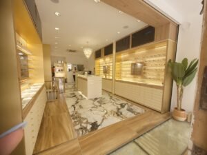 Maison Lesi-Opticien Rue Saint Lazare Paris 9