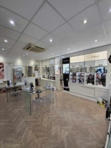 Point Conseil Vision Opticien paris 9eme lunettes de soleil contact lenses Sunglasses Prada Celine GUCCI Chopard Chloe