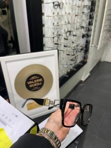 L'opticienne