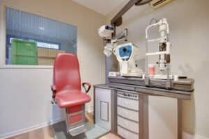 Optician Krys and Audioprothésiste