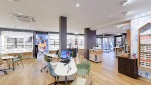 Optician Krys and Audioprothésiste