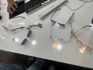 opticien l'atelier à lunettes " Vision Store "