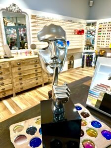 LE MARCHAND DE LUNETTES