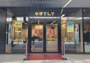 OUTLY - One Nation Paris