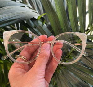 L'Opticien de l'Aube Rouge