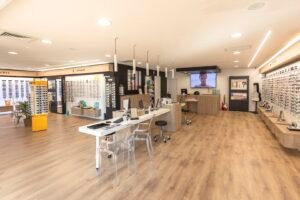 Opticien Audioprothésiste AIGUES-MORTES - MANÉO Opticiens