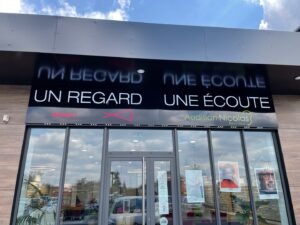 UN REGARD UNE ECOUTE